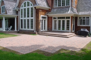 brick paver patio
backyard patio
